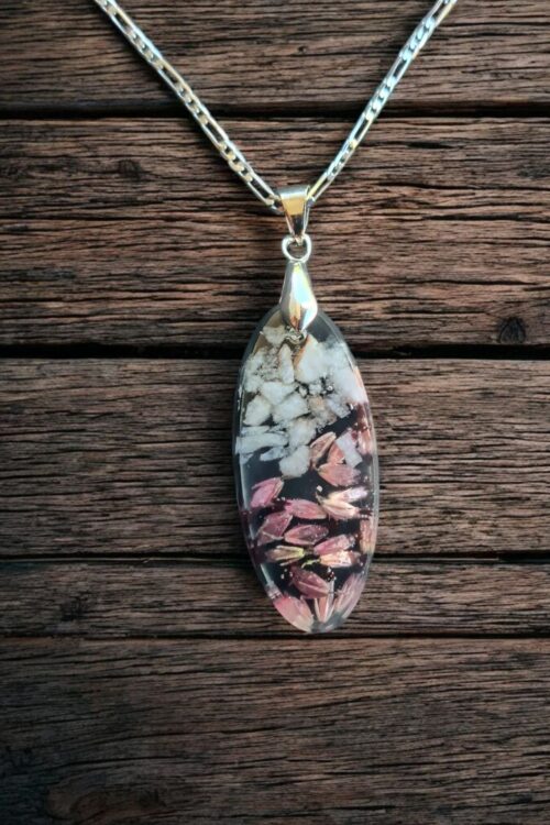 Naszyjnik - Wrzosiec i biały kamień