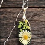 Naszyjnik ze stokrotką