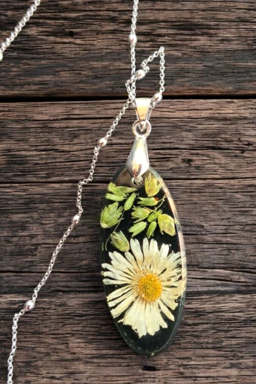 Naszyjnik ze stokrotką