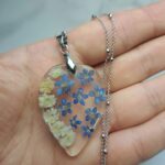 Naszyjnik z niezapominajkami