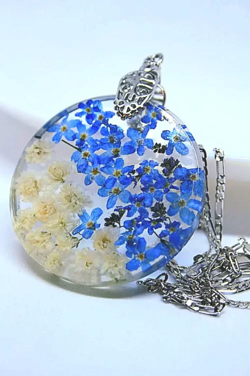 Naszyjnik z niezapominajkami