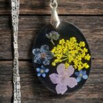 Naszyjnik z kwiatami dzikiej marchwi