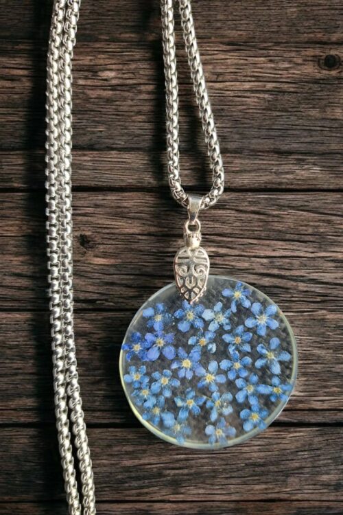 Naszyjnik z niezapominajkami