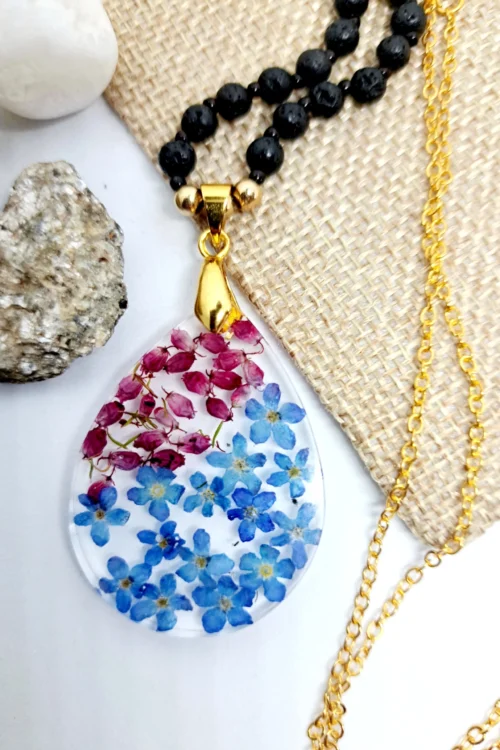 Naszyjnik z kamieni naturalnych z niezapominajkami i wrzosem