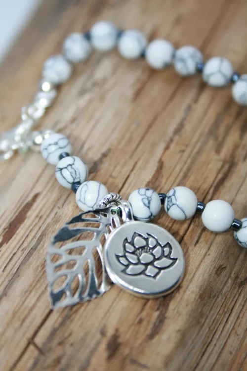 Bransoletka z korali ozdobnych