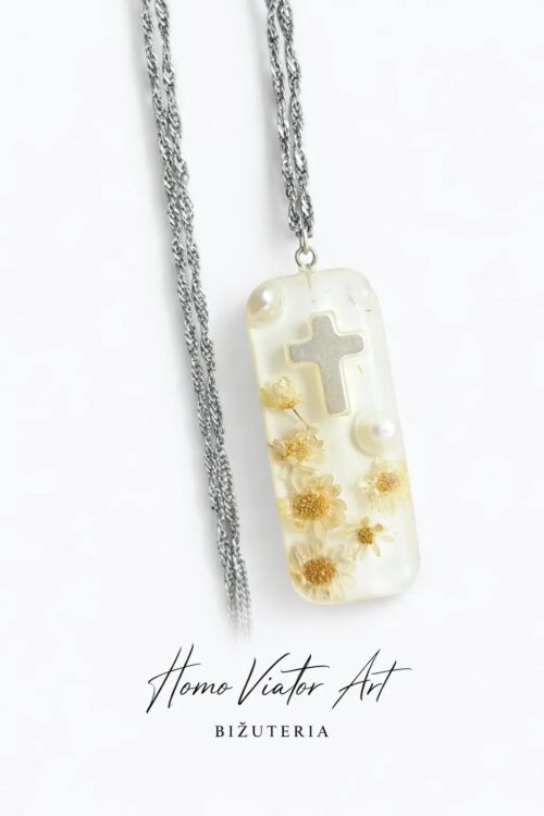 Naszyjnik z białymi kwiatkami i krzyżykiem