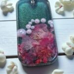 Naszyjnik z płatkami róży