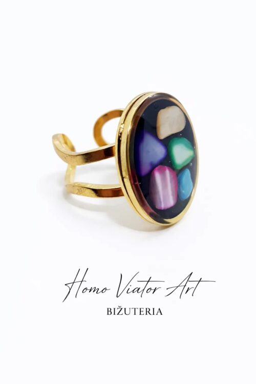 Pierścionek z kamieniami