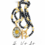 Naszyjnik z zatopioną stokrotką