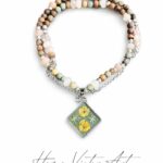 Naszyjnik z agatem i awenturynem z kwiatami w żywicy | 59 cm