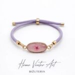 Regulowana bransoletka z różowym kwarcem i suszonym kwiatem