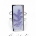 Pierścionek z suszonym kwiatem w mlecznej żywicy – stal chirurgiczna