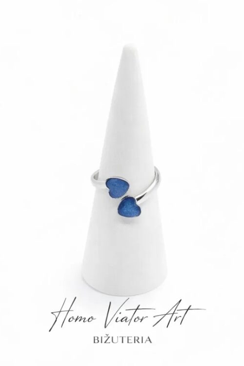 Pierścionek regulowany z dwoma serduszkami