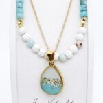 Warstwowy naszyjnik choker z turkusem i zawieszką z żywicy