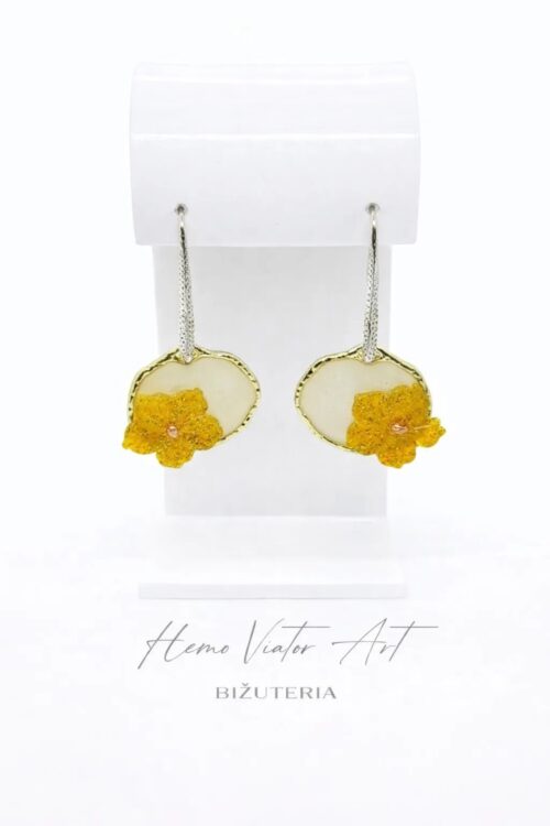 kolczyki kwiat w żywicy żółte złota ramka stal chirurgiczna