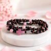Różaniec na rękę – drewniany z rodonitem | 16 cm